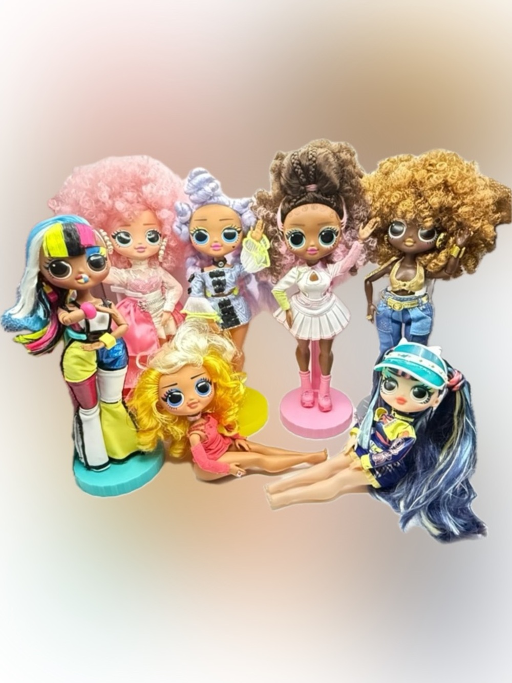 LOL Surprise OMG Doll Lot of 7 Fashion Dolls Accessories & Stands